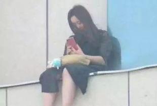 19岁女孩吃瓜